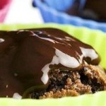 Chocolate muffins with chocolate sauce